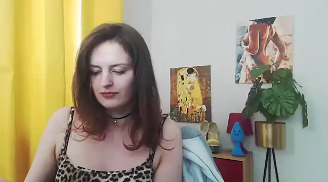 Snapshot of juicyNadine chatting on January 2025 12:42:01 PM juicyNadine online show from January 2025 12:42:01 PM