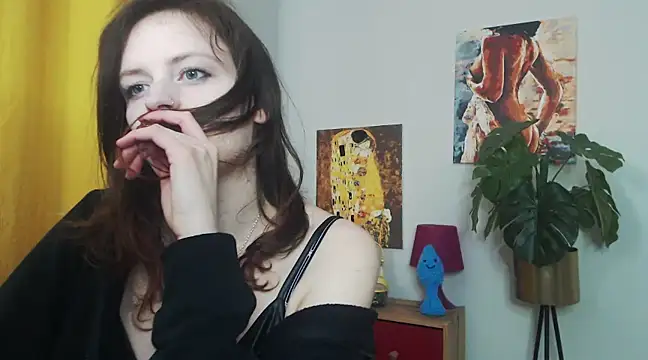 Snapshot of juicyNadine chatting on February 2025 12:28:01 PM juicyNadine online show from February 2025 12:28:01 PM