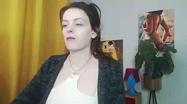 Snapshot of juicyNadine chatting on February 2025 06:21:02 AM juicyNadine online show from February 2025 06:21:02 AM