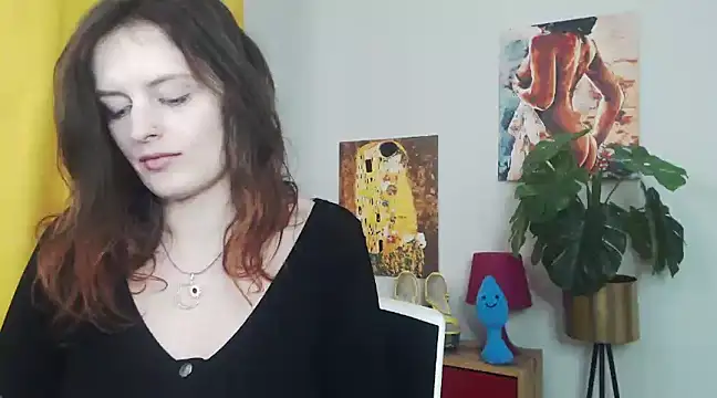 Snapshot of juicyNadine chatting on March 2025 10:35:02 AM juicyNadine online show from March 2025 10:35:02 AM