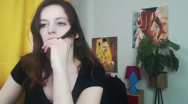 Snapshot of juicyNadine chatting on March 2025 12:23:02 PM juicyNadine online show from March 2025 12:23:02 PM
