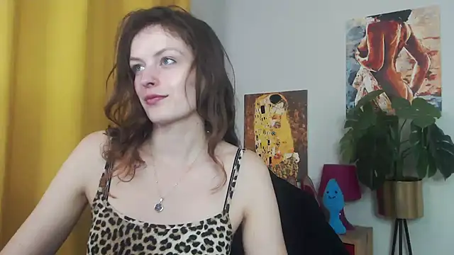 Snapshot of juicyNadine chatting on September 2025 04:45:01 AM juicyNadine online show from September 2025 04:45:01 AM