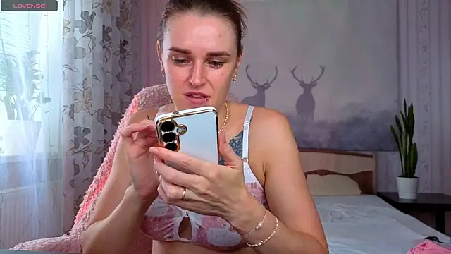 Bella  Swoon online show from June 2026 06:18:02 AM