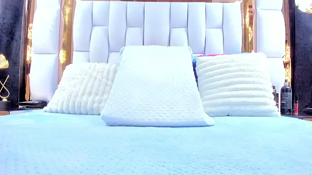 RileySweett online show from November 2025 11:43:01 AM