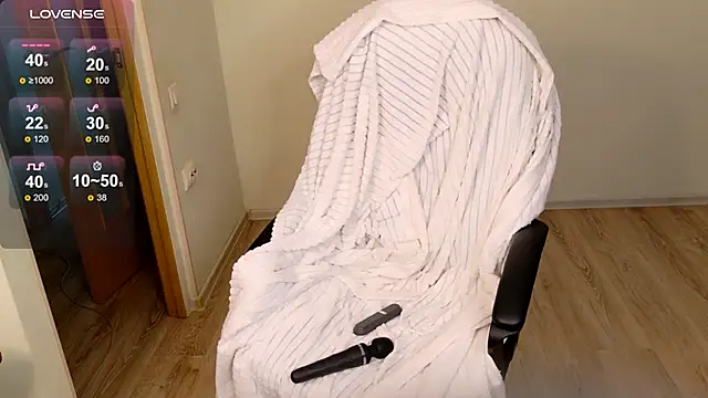 CuteYukiKun online show from October 2025 01:31:02 PM