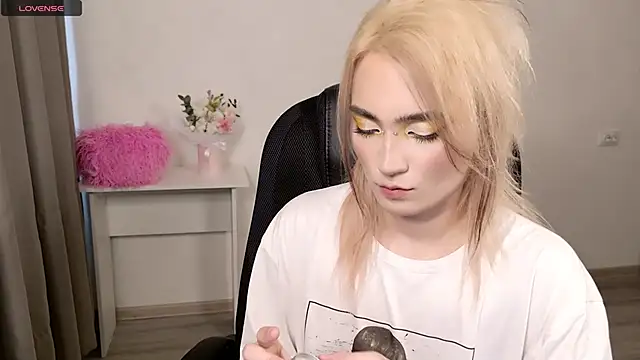 CuteYukiKun online show from February 2026 08:32:01 AM