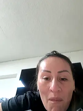 Snapshot of LuisaFernanda170823 chatting on October 2025 03:18:01 PM LuisaFernanda170823 online show from October 2025 03:18:01 PM