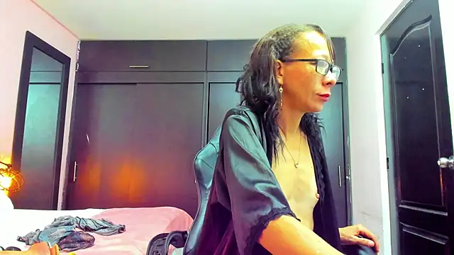 daniela xue online show from February 2025 02:03:02 AM