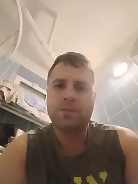 Snapshot of LucianM6 chatting on November 2025 08:29:02 PM LucianM6 online show from November 2025 08:29:02 PM