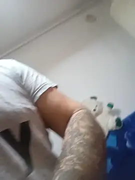 Snapshot of LucianM6 chatting on November 2025 06:46:01 AM LucianM6 online show from November 2025 06:46:01 AM