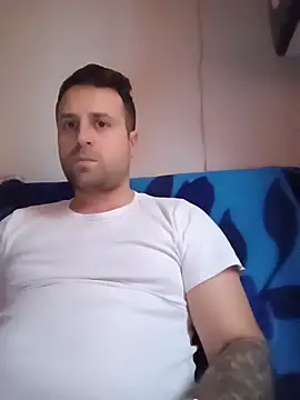 Snapshot of LucianM6 chatting on December 2025 12:54:01 PM LucianM6 online show from December 2025 12:54:01 PM