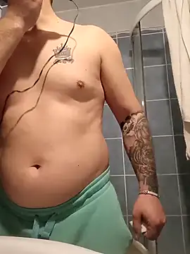 Snapshot of LucianM6 chatting on March 2026 05:16:02 PM LucianM6 online show from March 2026 05:16:02 PM