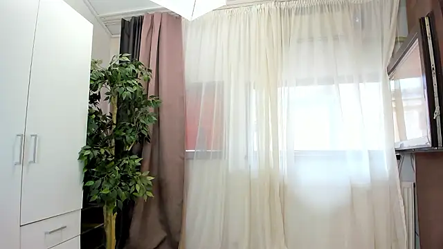 Snapshot of OliviaRimes chatting on December 2024 10:08:01 AM OliviaRimes online show from December 2024 10:08:01 AM