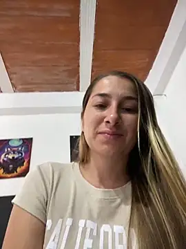 Iris love18 online show from January 2025 01:49:01 PM