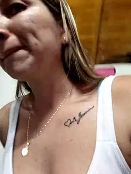 Iris love18 online show from April 2026 02:25:01 AM