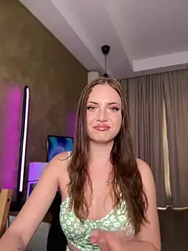 Snapshot of AvaGianna chatting on October 2025 09:21:02 AM AvaGianna online show from October 2025 09:21:02 AM