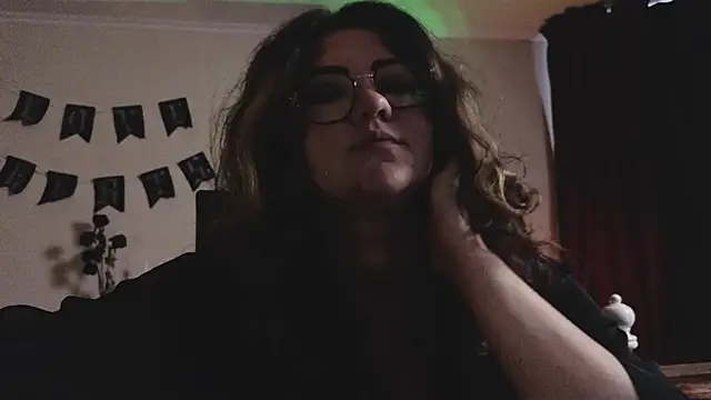 Laura Karamazov online show from February 2026 09:27:02 AM