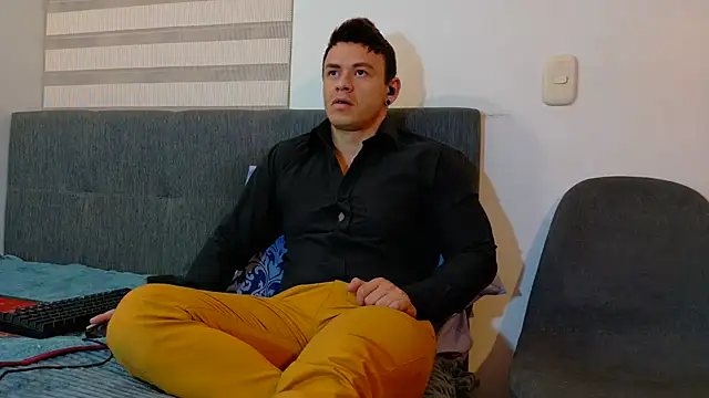 Snapshot of MarksMuscle chatting on October 2025 06:01:01 AM MarksMuscle online show from October 2025 06:01:01 AM