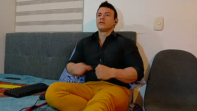 Snapshot of MarksMuscle chatting on October 2025 06:25:02 AM MarksMuscle online show from October 2025 06:25:02 AM