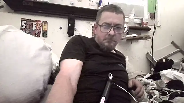 Snapshot of samnmike chatting on April 2026 12:00:02 AM samnmike online show from April 2026 12:00:02 AM