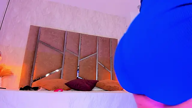 Snapshot of Martinaa_Jones_ chatting on March 2025 07:11:02 PM Martinaa Jones online show from March 2025 07:11:02 PM