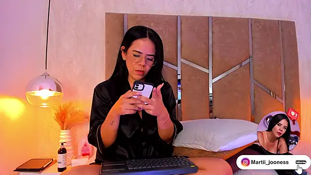 Snapshot of Martinaa_Jones_ chatting on March 2025 01:06:01 AM Martinaa Jones online show from March 2025 01:06:01 AM