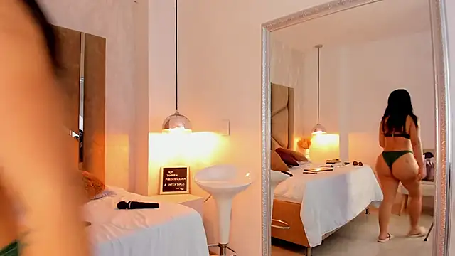 Snapshot of Martinaa_Jones_ chatting on March 2025 08:11:01 PM Martinaa Jones online show from March 2025 08:11:01 PM