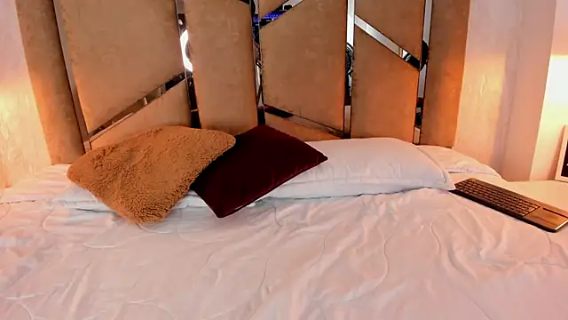 Snapshot of Martinaa_Jones_ chatting on March 2025 01:54:01 AM Martinaa Jones online show from March 2025 01:54:01 AM