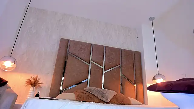 Snapshot of Martinaa_Jones_ chatting on October 2025 07:36:02 PM Martinaa Jones online show from October 2025 07:36:02 PM