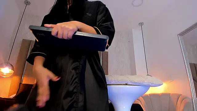 Snapshot of Martinaa_Jones_ chatting on December 2025 07:34:02 PM Martinaa Jones online show from December 2025 07:34:02 PM