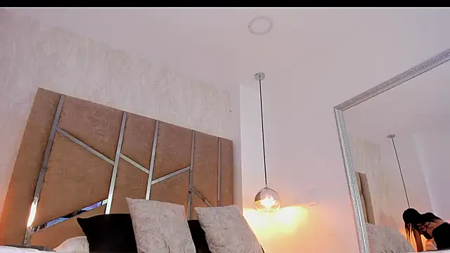 Snapshot of Martinaa_Jones_ chatting on December 2025 12:00:01 PM Martinaa Jones online show from December 2025 12:00:01 PM