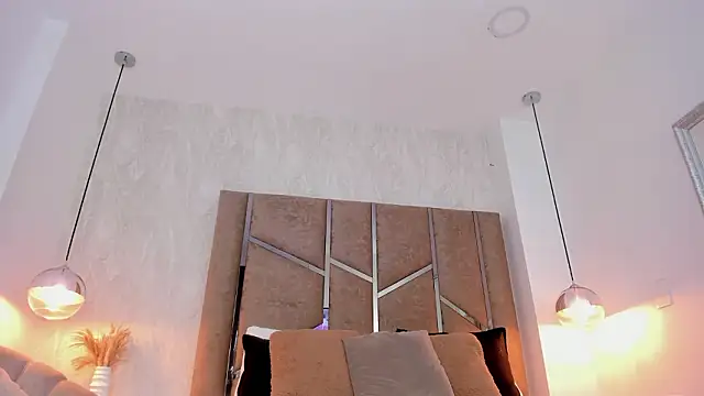 Martinaa Jones  online show from March 2026 12:54:02 PM