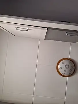 Javier bear online show from September 2025 12:19:01 PM