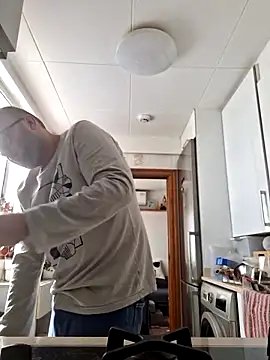 Javier bear online show from September 2025 10:19:02 AM