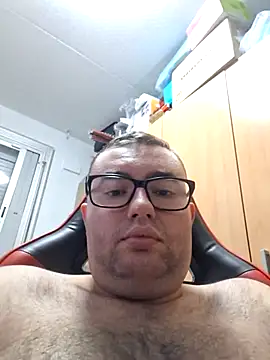 Javier bear online show from October 2025 08:40:01 PM