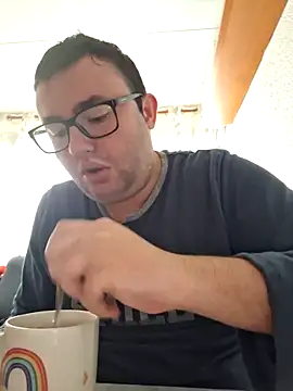 Javier bear online show from December 2025 09:03:01 AM