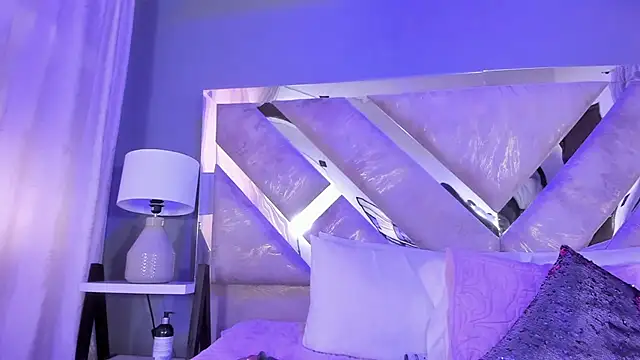 victoria cooper3 online show from March 2025 01:35:02 PM