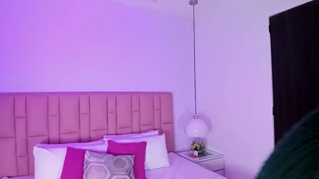 victoria cooper3 online show from January 2026 12:10:01 PM