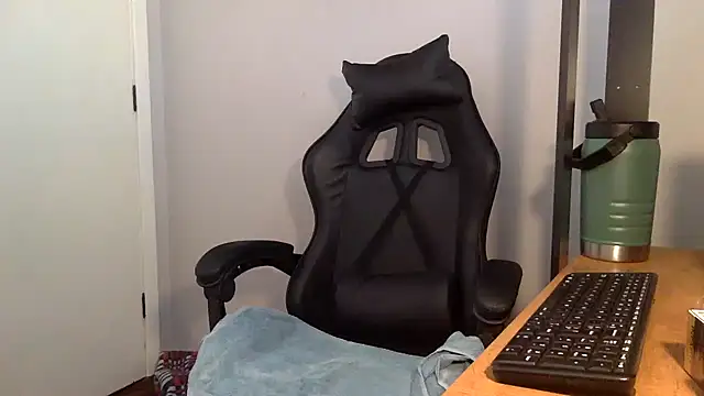 Snapshot of Smoker_Ginger chatting on March 2025 06:01:02 PM Smoker Ginger online show from March 2025 06:01:02 PM