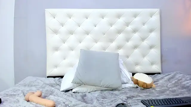NICOLSKINNY1 online show from May 2026 09:20:02 PM