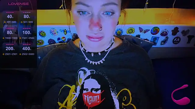 EllieOz online show from March 2025 11:04:02 PM