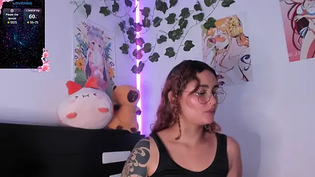 Snapshot of Violette-Ramirez01 chatting on January 2025 09:41:01 PM Violette-Ramirez01 online show from January 2025 09:41:01 PM