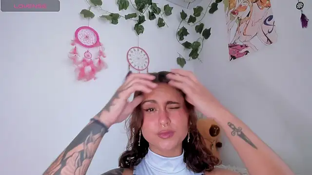 Violette-Ramirez01 online show from October 2025 06:30:01 PM