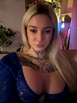 Snapshot of Stella-Kink chatting on December 2024 06:00:02 PM Stella-Kink online show from December 2024 06:00:02 PM