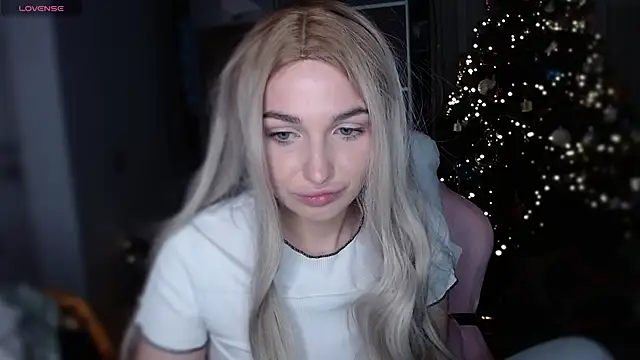 Snapshot of Yoda21 chatting on December 2024 05:55:02 PM Yoda21 online show from December 2024 05:55:02 PM