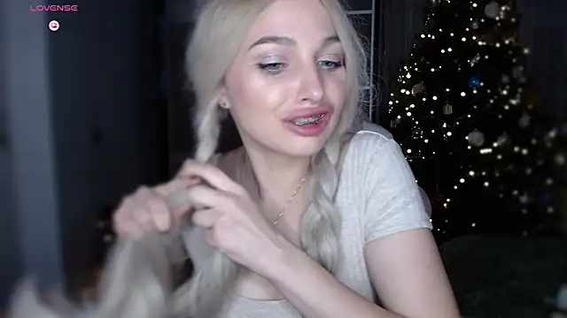 Snapshot of Yoda21 chatting on December 2024 06:30:02 PM Yoda21 online show from December 2024 06:30:02 PM