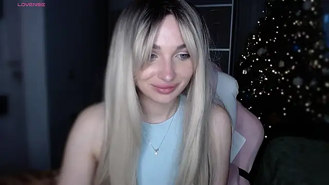 Snapshot of Yoda21 chatting on December 2024 02:10:01 PM Yoda21 online show from December 2024 02:10:01 PM