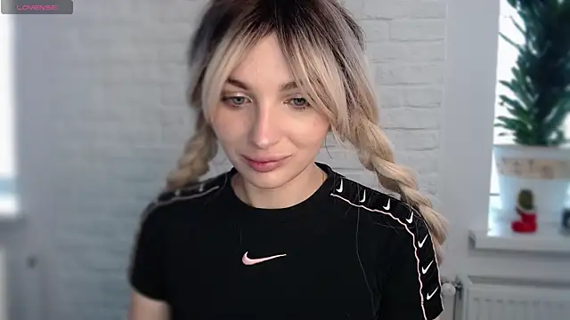 Snapshot of Yoda21 chatting on January 2025 09:37:02 AM Yoda21 online show from January 2025 09:37:02 AM