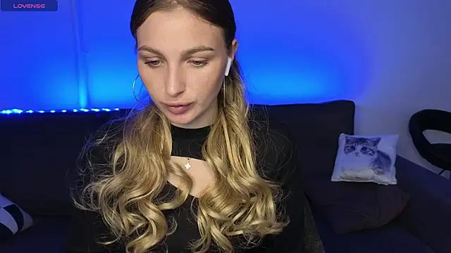 Snapshot of Yoda21 chatting on September 2025 12:19:01 PM Yoda21 online show from September 2025 12:19:01 PM