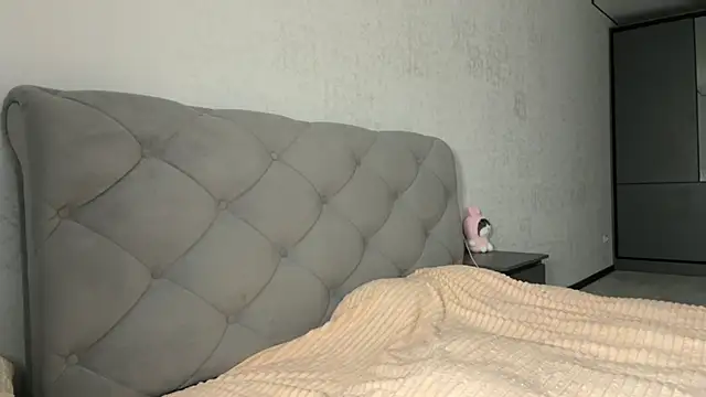 GracefulCharm online show from February 2025 05:38:01 AM